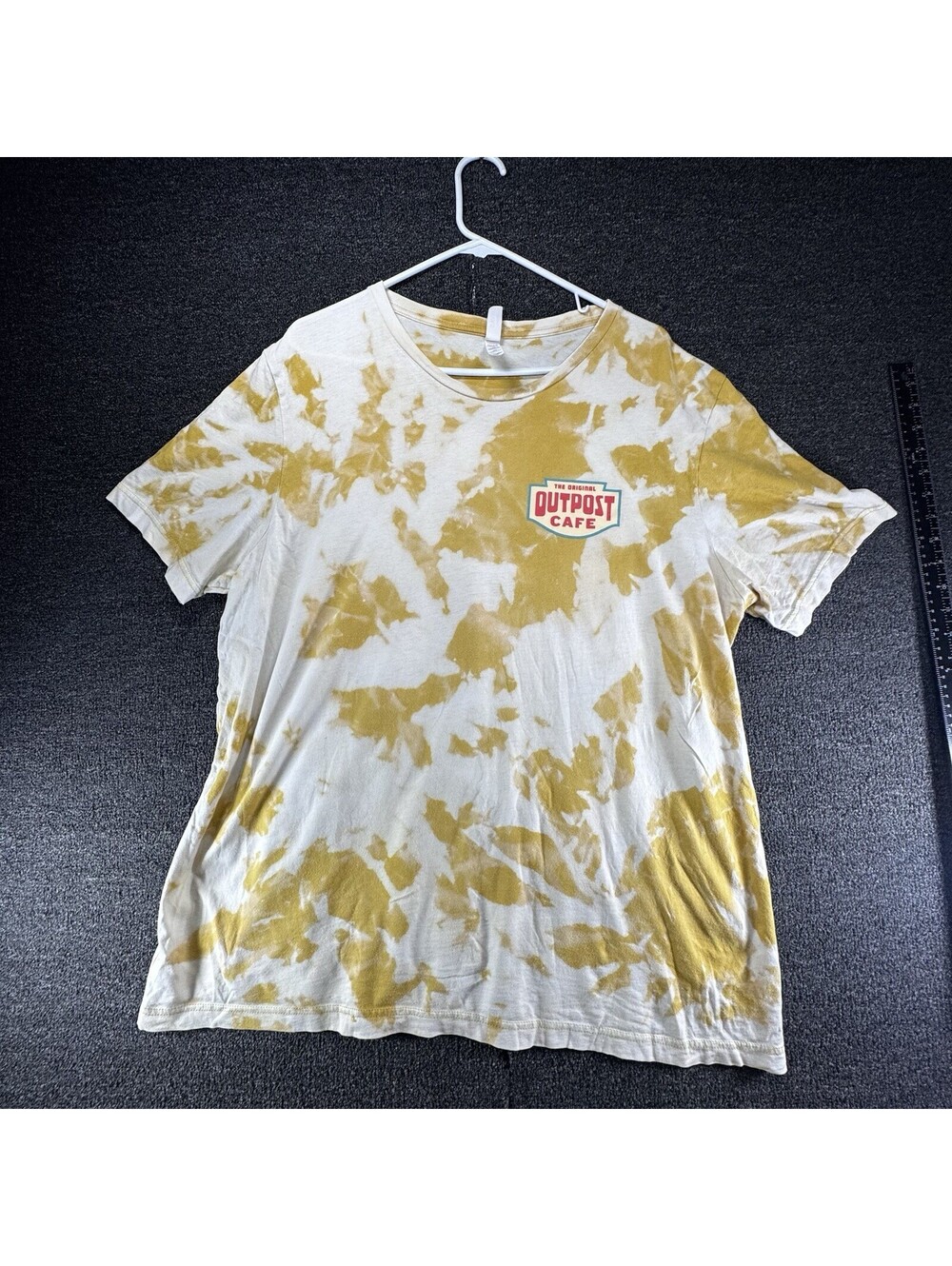 The Original Outpost Cafe Size 2XL Yellow Tie-Dye Short Sleeve Graphic T-Shirt